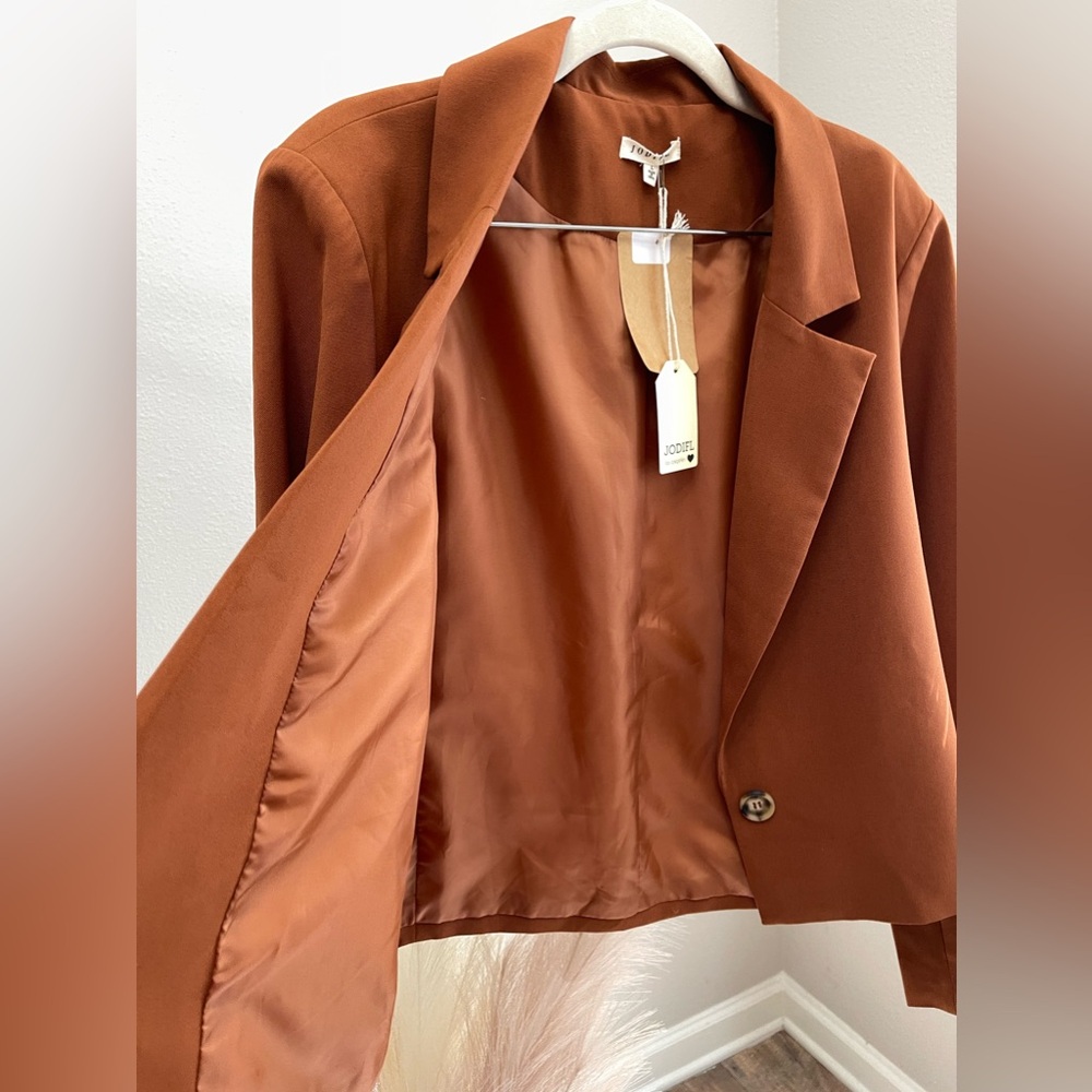 NWT - Jodifl Boss Girl Office Boxy Oversized Relaxed Fit Cropped Rust Blazer - Picture 8 of 8